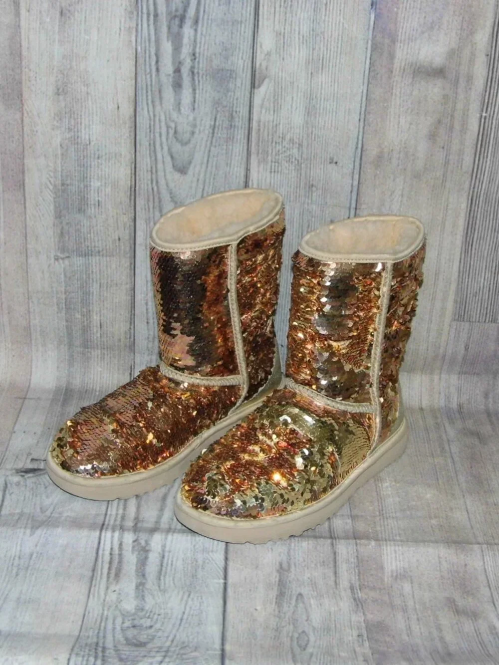 UGG Classic Short Sparkle Reversible Sequin Rose Gold Boots Womens Size 8